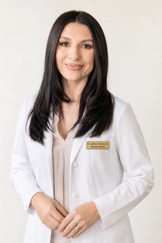 Dr. Elena Pogorevici, nutriționist în Focșani, în halat alb
